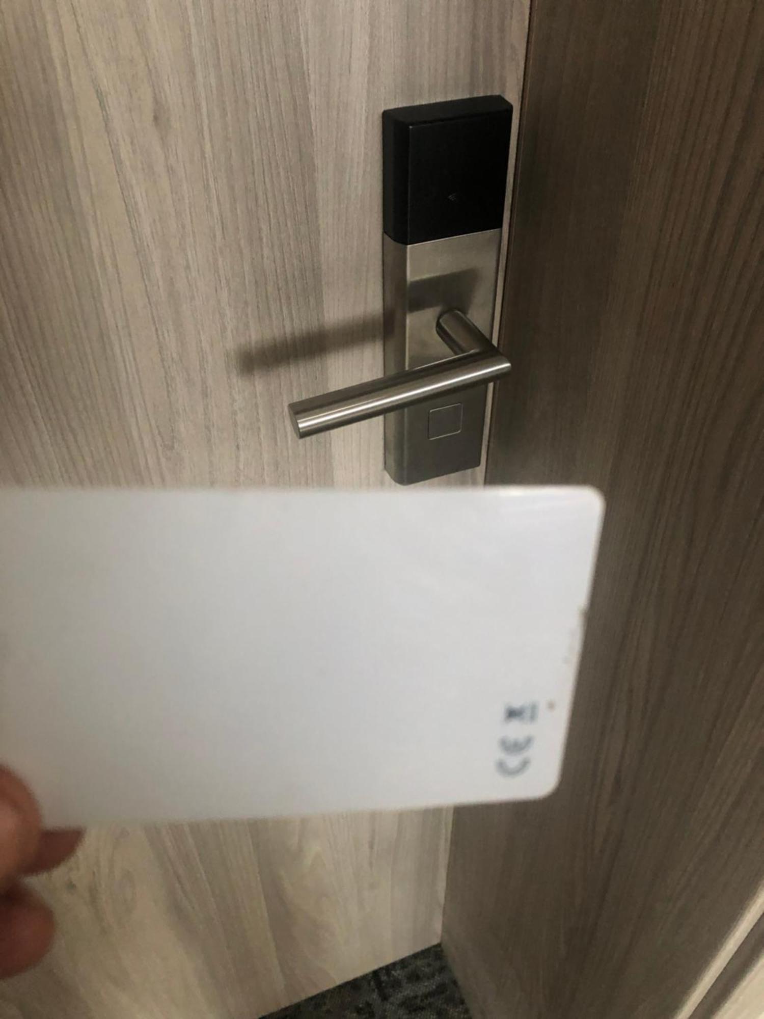 Sub Cetate Hotel Risnov Bagian luar foto