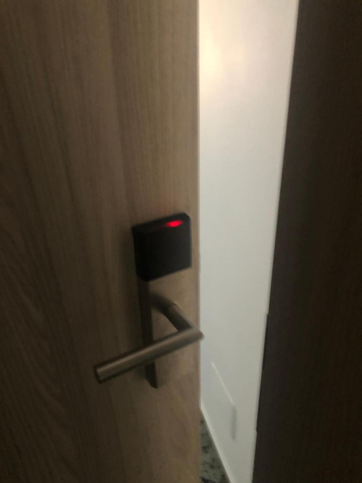 Sub Cetate Hotel Risnov Bagian luar foto